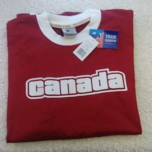 🎈 NWT Canada T-shirt
